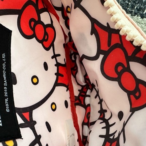 New NWOT Herschel Supply x Hello Kitty Fifteen Waist Bag Fanny Pack - Picture 6 of 8